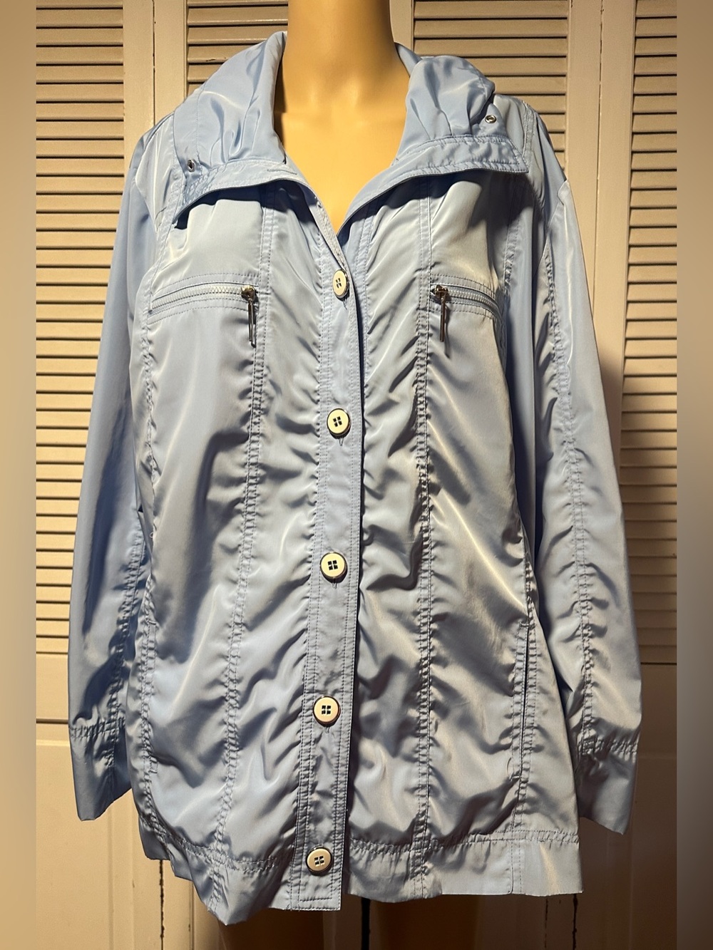 Tan Jay Light Blue Nylon Full-Button Windbreaker Jacket Womenâs 18